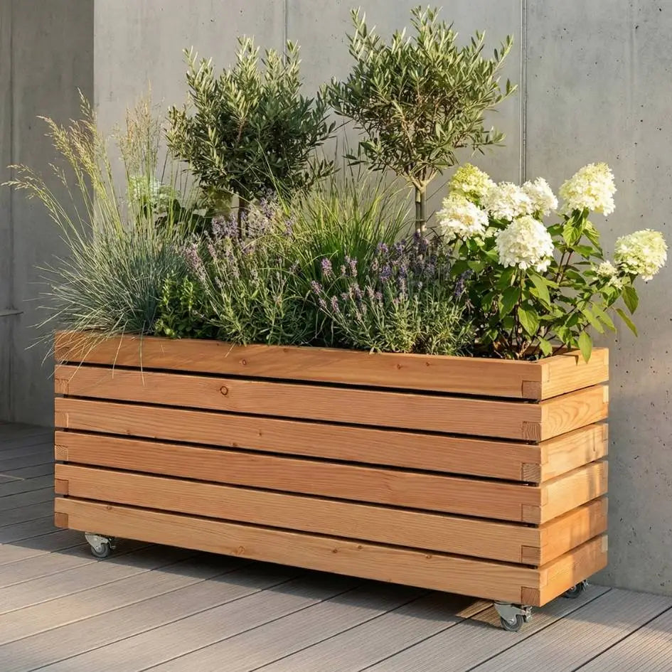 Pflanzkübel rechteckig "MORA" aus geöltem Lärchenholz mit Rollen